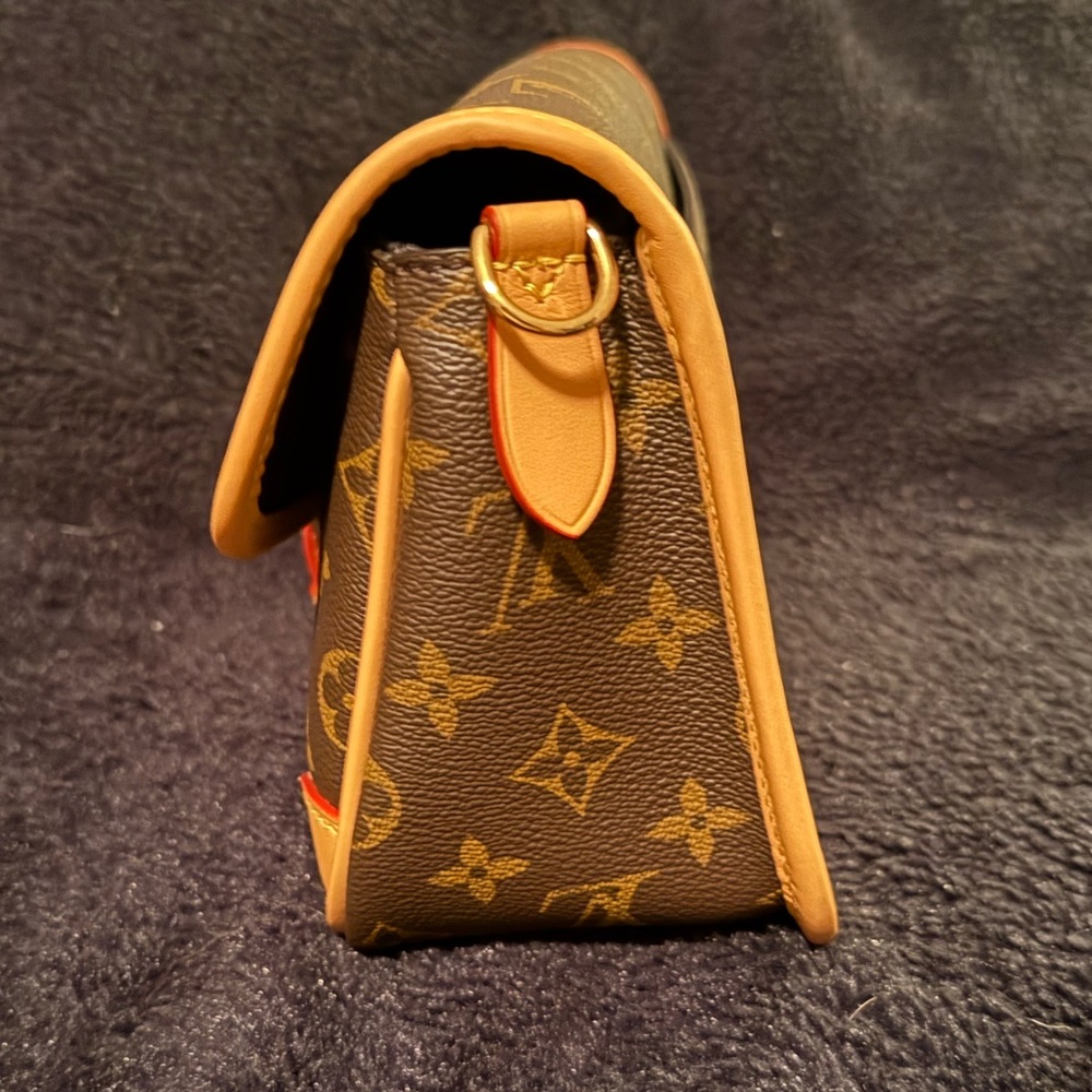 Louis Vuitton Monogram Diane - Picture 7 of 16